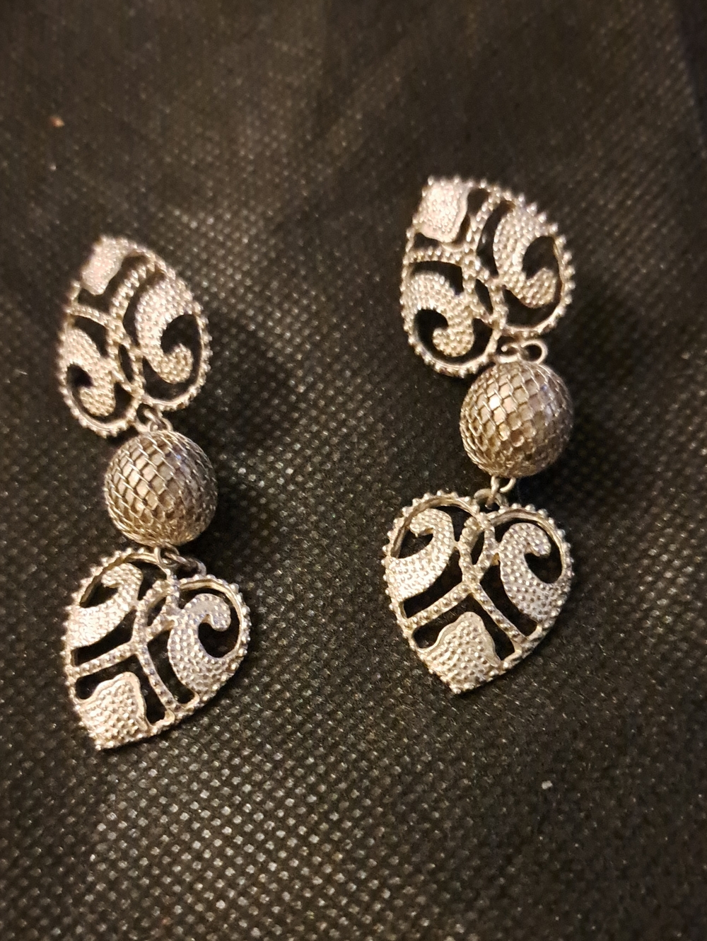Intricate Silver Heart Drop Earrings with Filigree Detail